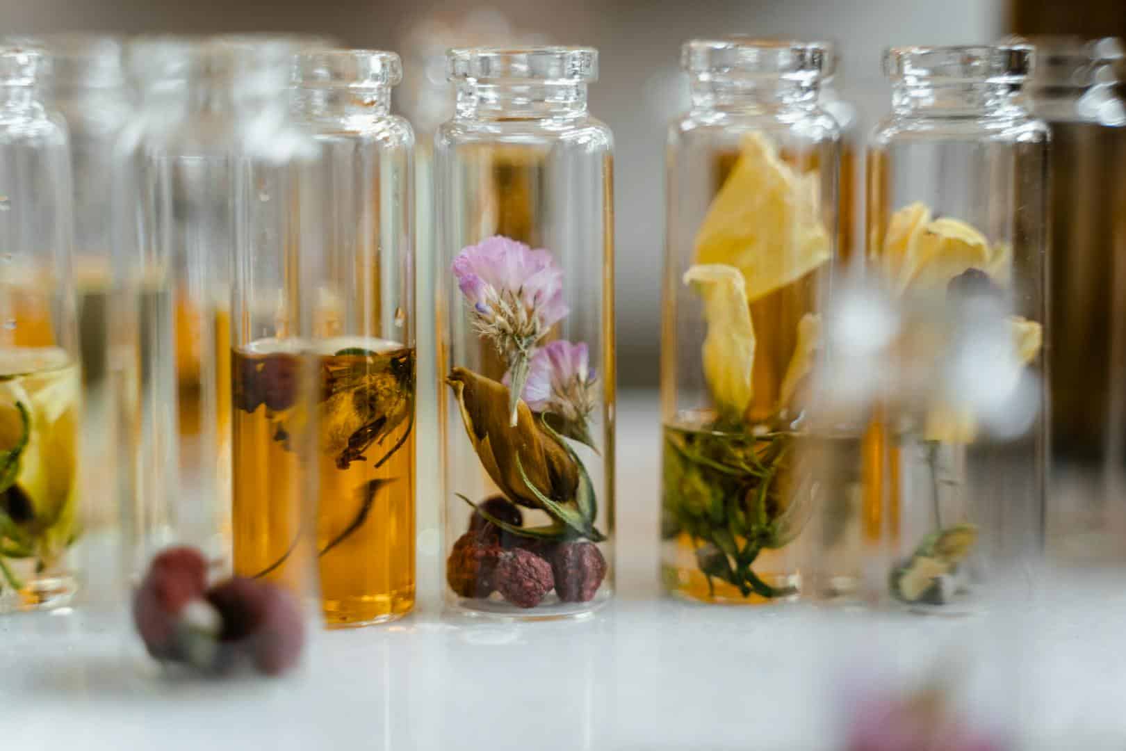 La slow cosmétique repose en grande partie sur l'utilisation de plantes et produits naturels