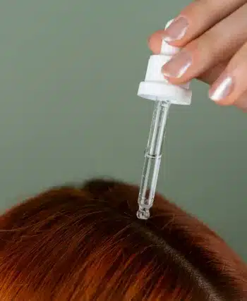 Cuir chevelu sensible ou irrité : quelle huile végétale utiliser ?