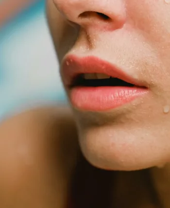 prendre soin de ses lèvres est essentiel dans sa routine quotidienne