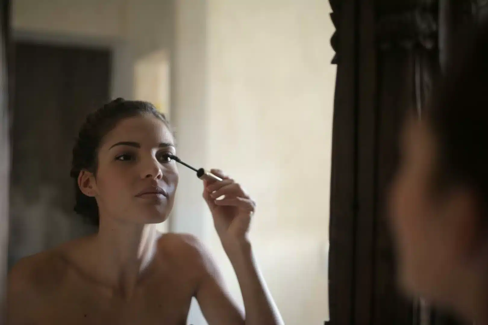 Yeux sensibles, mascara waterproof et rougeurs marquées