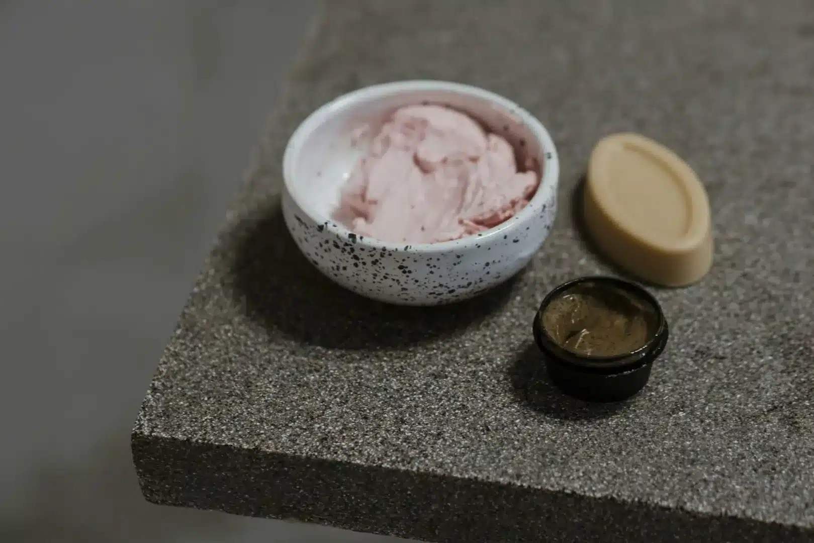 Argile Rose en cosmétique de Provence : un produit qui reste rare